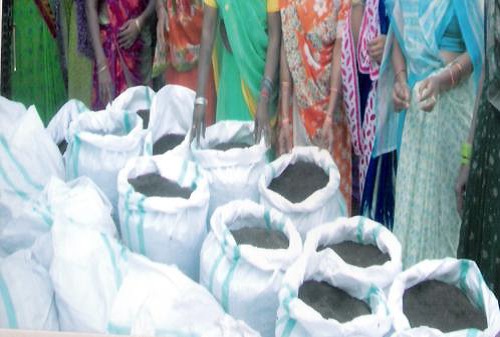 वर्मीकम्पोस्ट छानने के लिये प्रयुक्त किये जाने वाली छलनी
